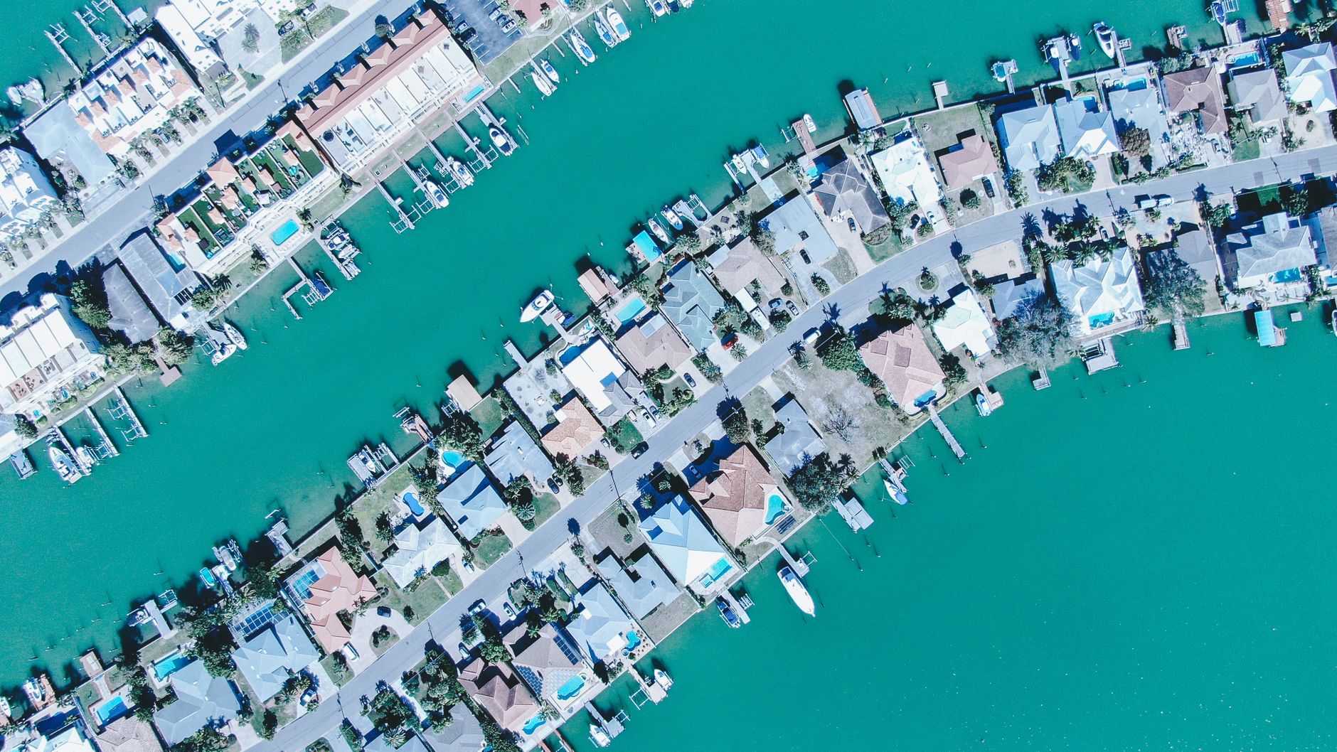 Cape Coral Buyer's Guide to Freshwater vs Saltwater Canals