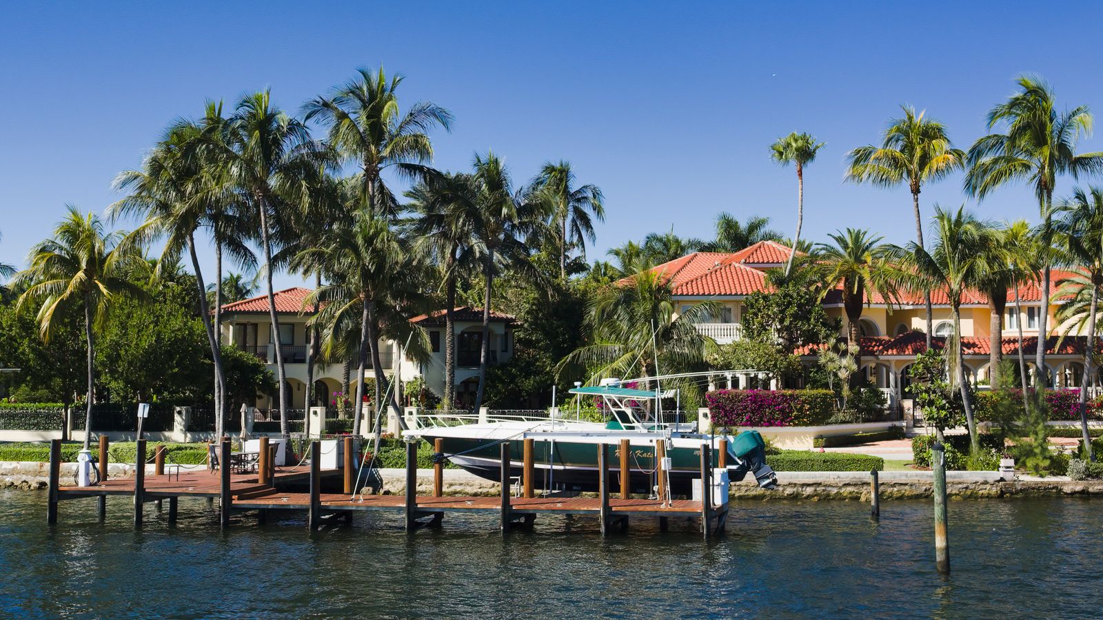 Seawall Condition: What Waterfront Buyers Must Check